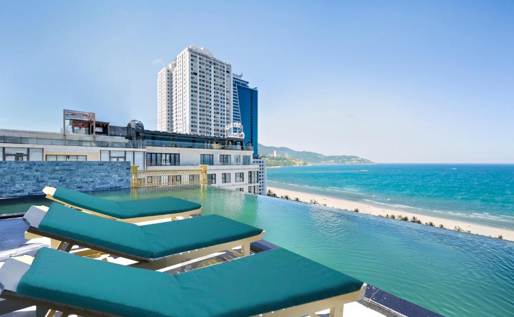 khách sạn 4 sao đà nẵng gần biển mỹ khê