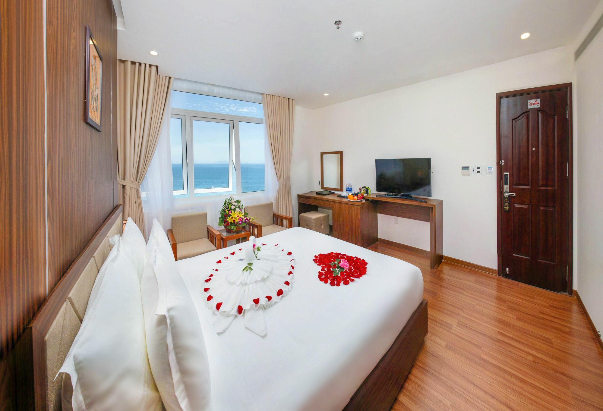 khách sạn đà nẵng view biển giá rẻ