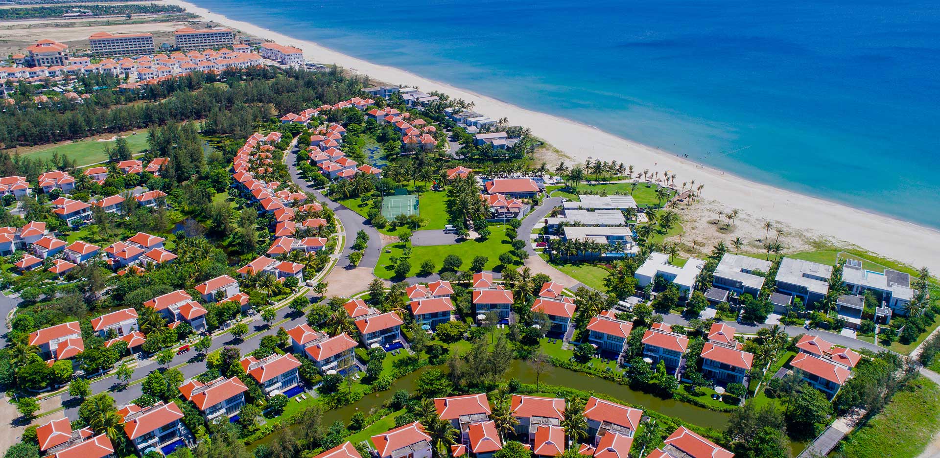 Resort Đà Nẵng có bãi biển riêng